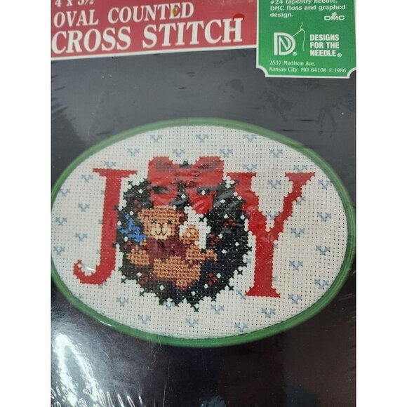 VINTAGE Design For The Needle Oval Counted Cross Stitch Kit Joy Bear Christmas - Picture 2 of 5